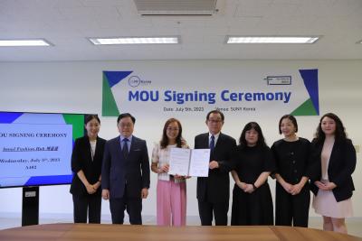 SUNY Korea Research and Business Foundation (R&BF) Signs an MOU with  Seoul Fashion Hub ...