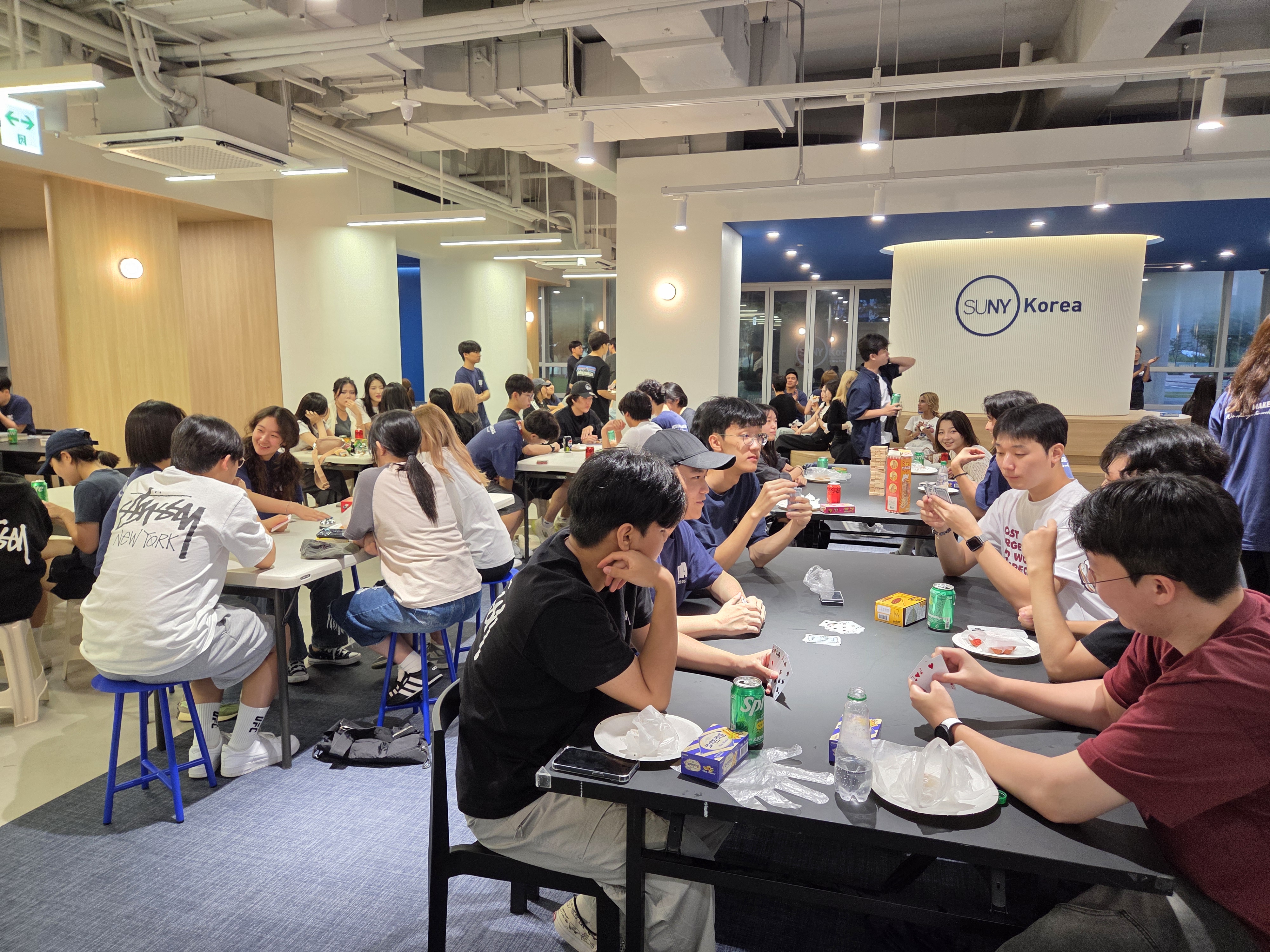 Freshmen Mini Cafe1.